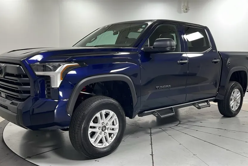 2025 Toyota Tundra SR5 photo 1