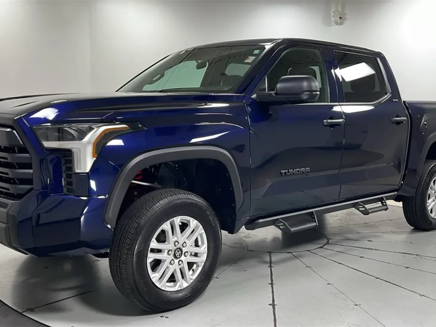 2025 Toyota Tundra SR5 photo 1