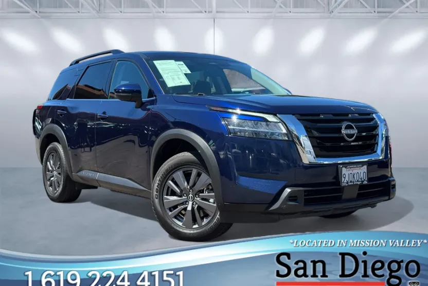 2022 Nissan Pathfinder SV photo 1