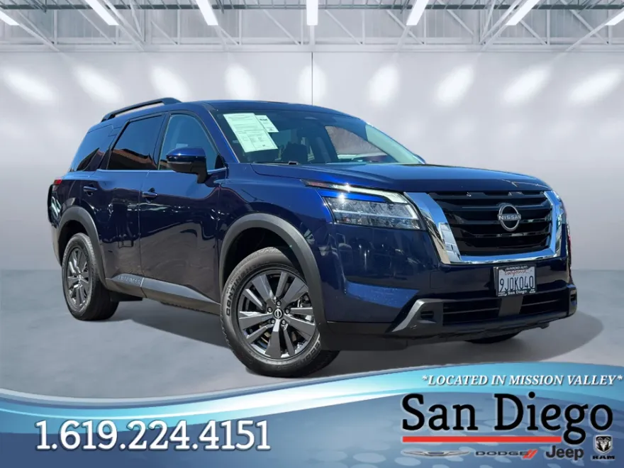 2022 Nissan Pathfinder SV photo 1
