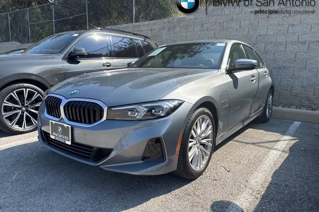 2023 Bmw 330e photo 1