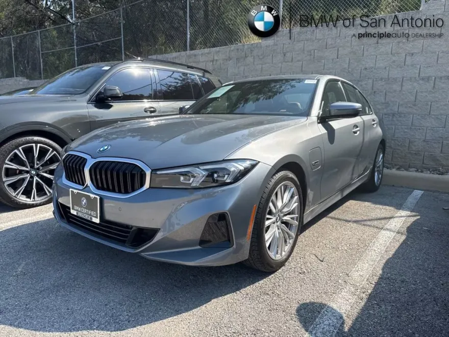 2023 Bmw 330e photo 1