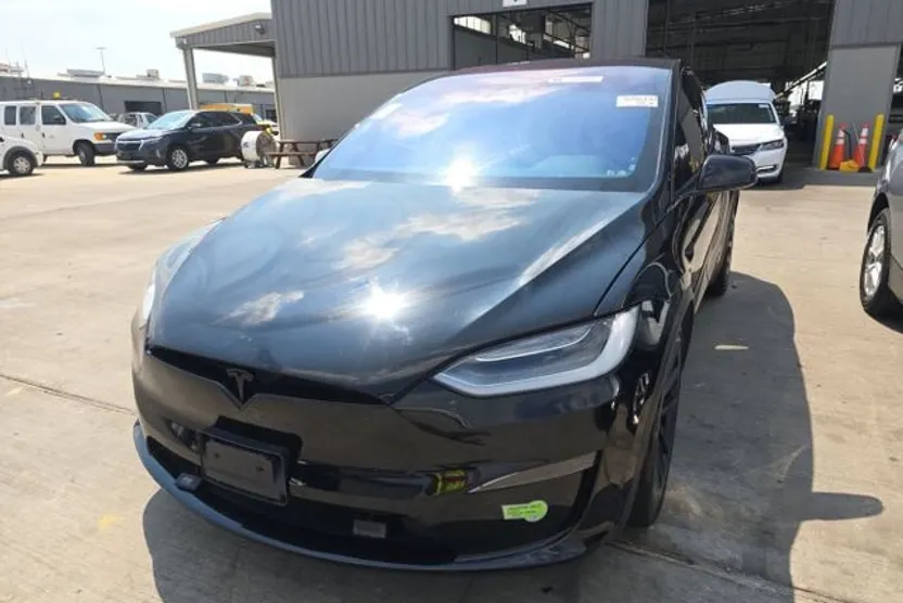 2022 Tesla Model X Plaid photo 1