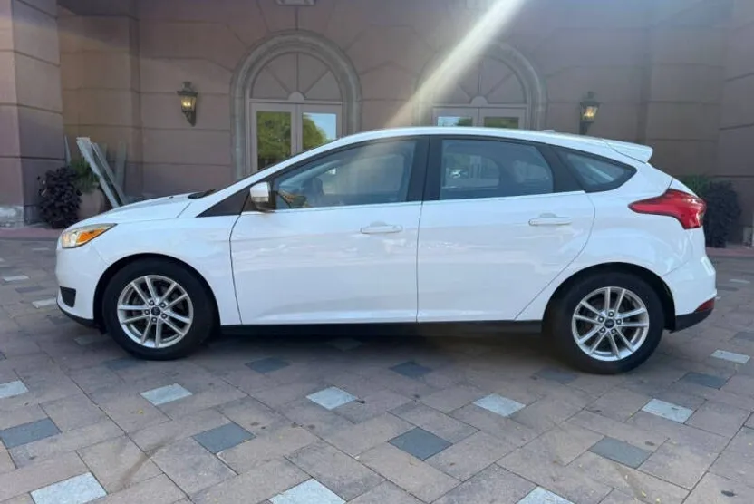 2017 Ford Focus SE photo 1