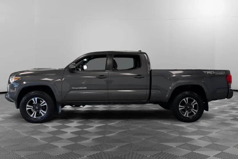 2016 Toyota Tacoma TRD Sport Double Cab photo 1
