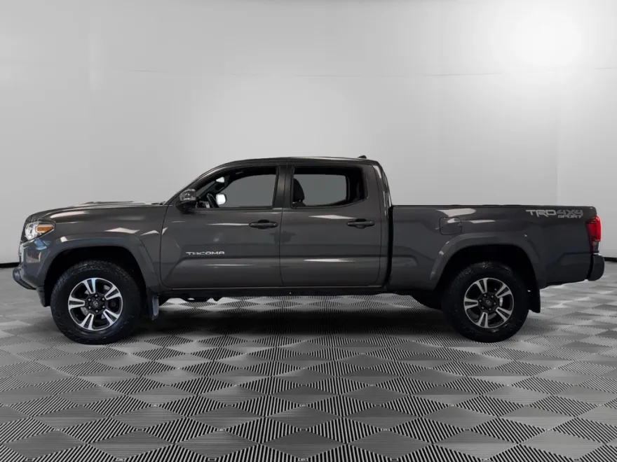 2016 Toyota Tacoma TRD Sport Double Cab photo 1