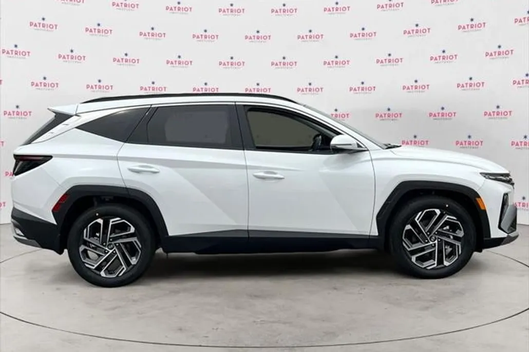 2025 Hyundai Tucson Limited photo 1