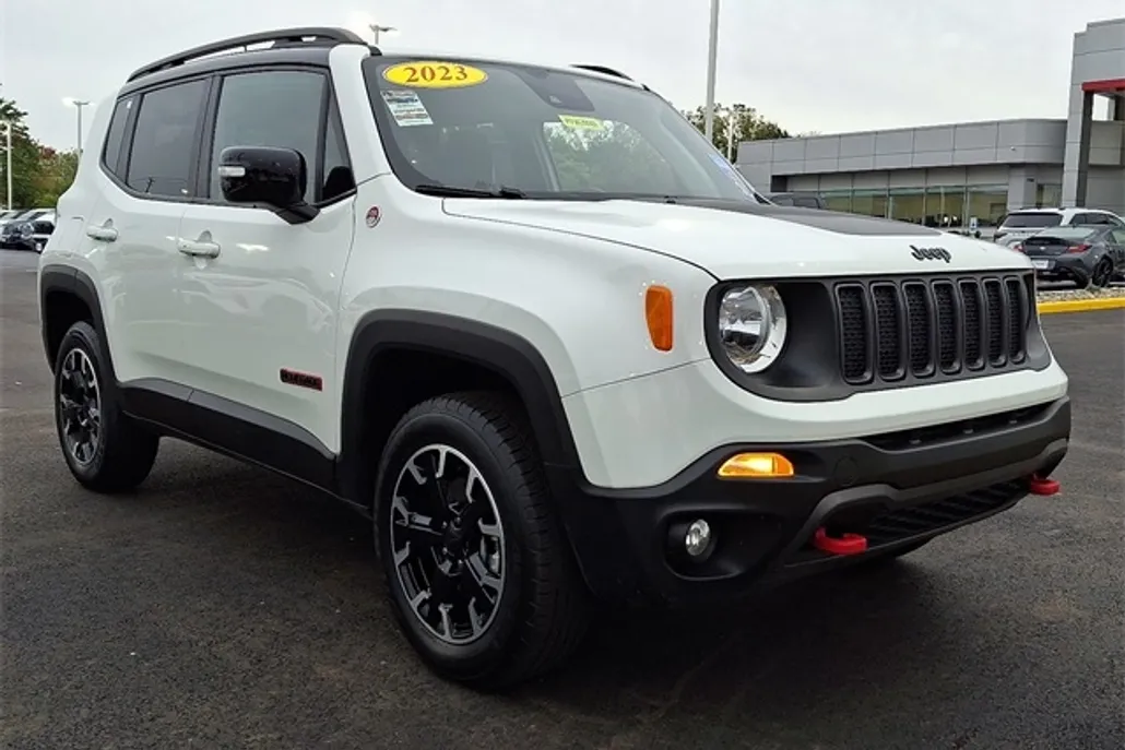 2023 Jeep Renegade Trailhawk photo 1