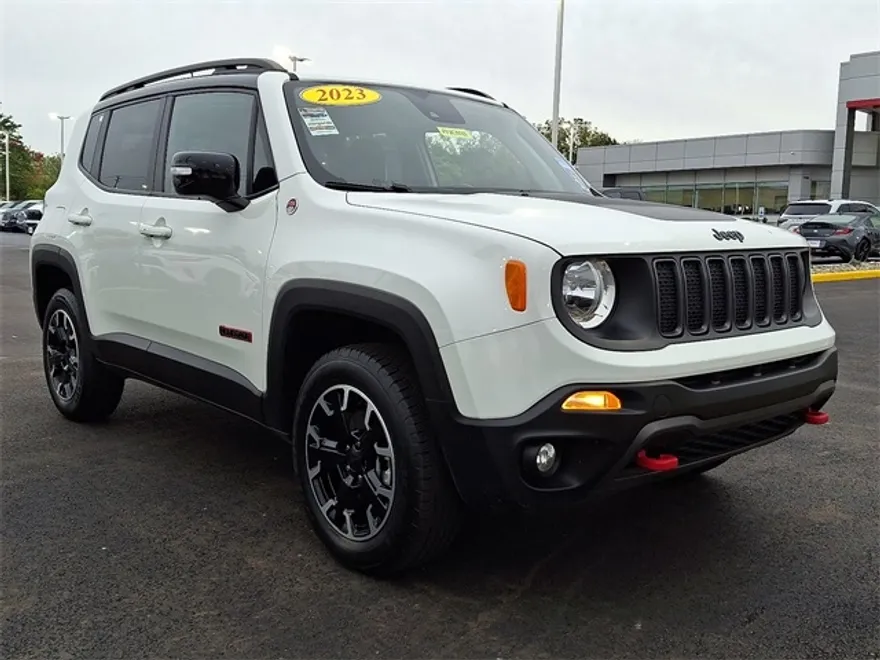 2023 Jeep Renegade Trailhawk photo 1