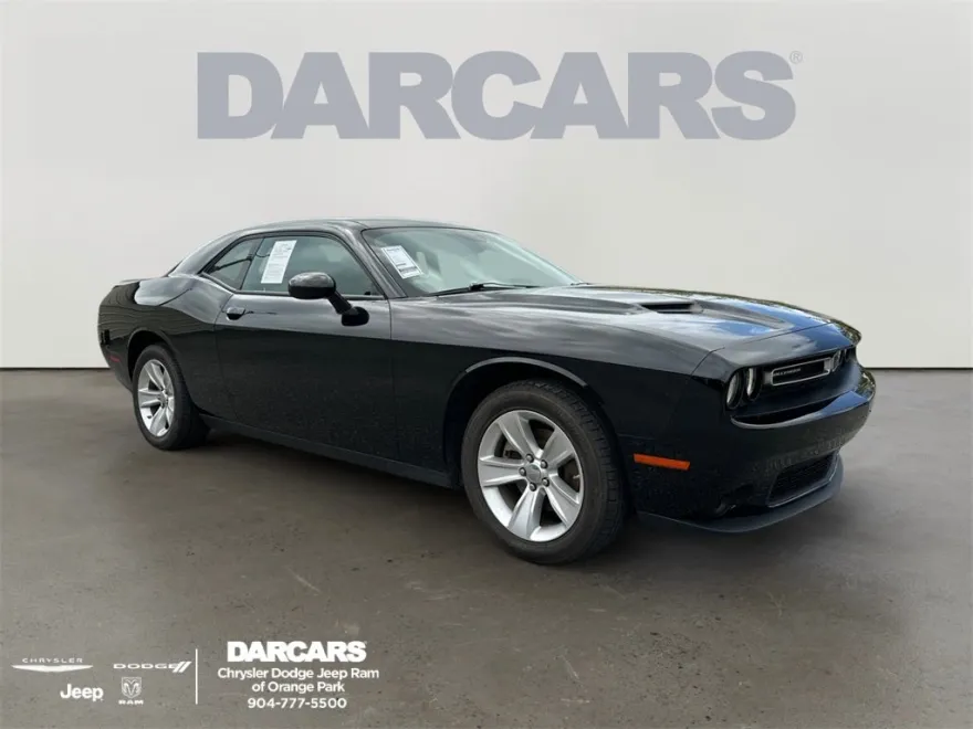 2023 Dodge Challenger SXT photo 1