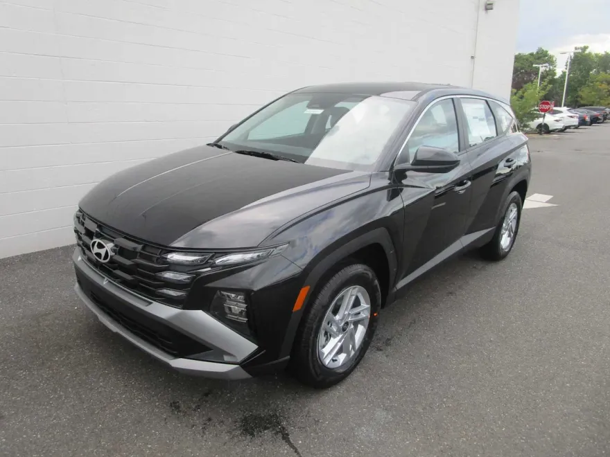 2025 Hyundai Tucson SE photo 1