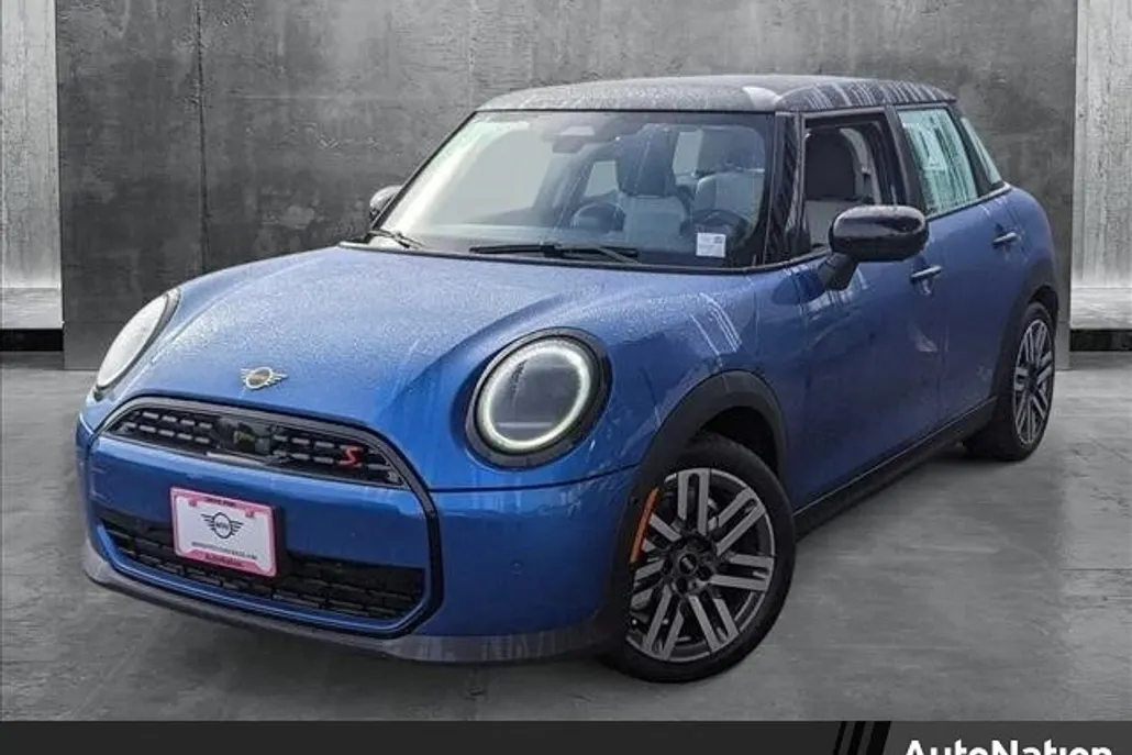 2025 Mini Cooper Hardtop 4 Door Signature photo 1