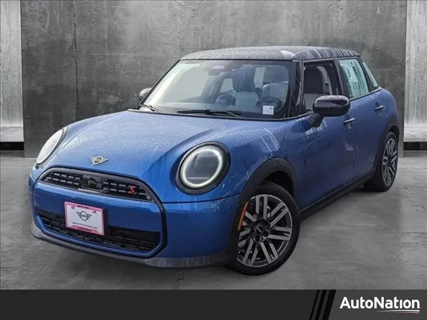 2025 Mini Cooper Hardtop 4 Door Signature photo 1
