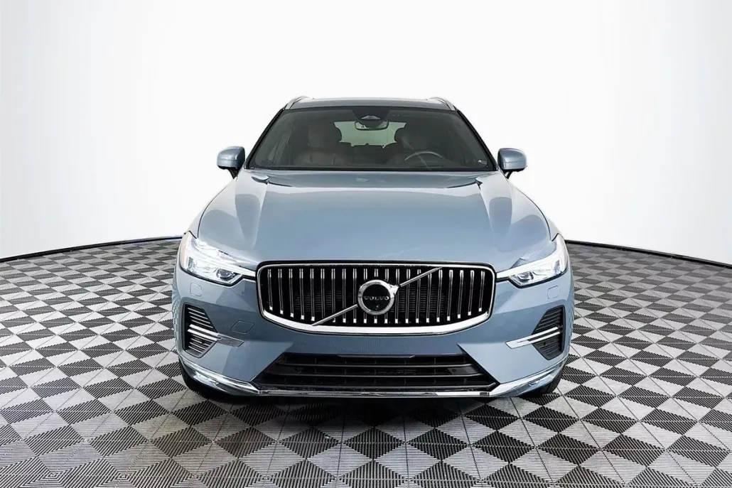 2023 Volvo XC60 Ultimate photo 1