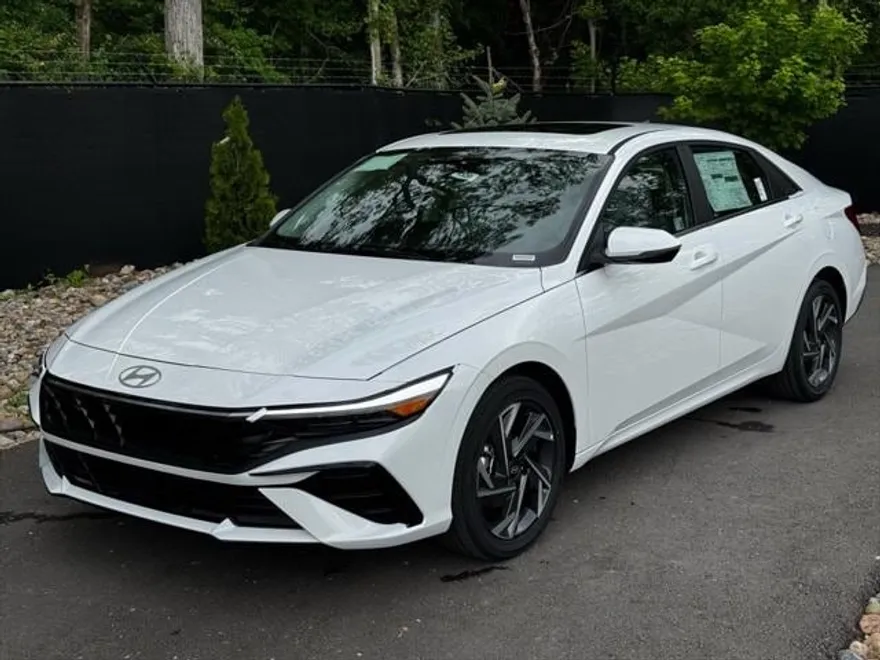 2025 Hyundai Elantra Hybrid Limited photo 1