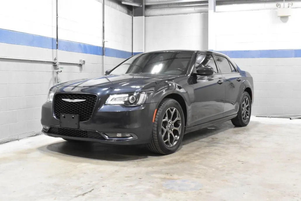 2018 Chrysler 300 photo 1