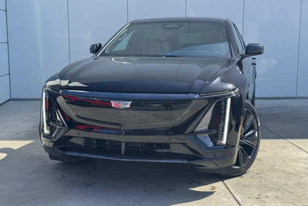 2025 Cadillac Lyriq Sport photo 1