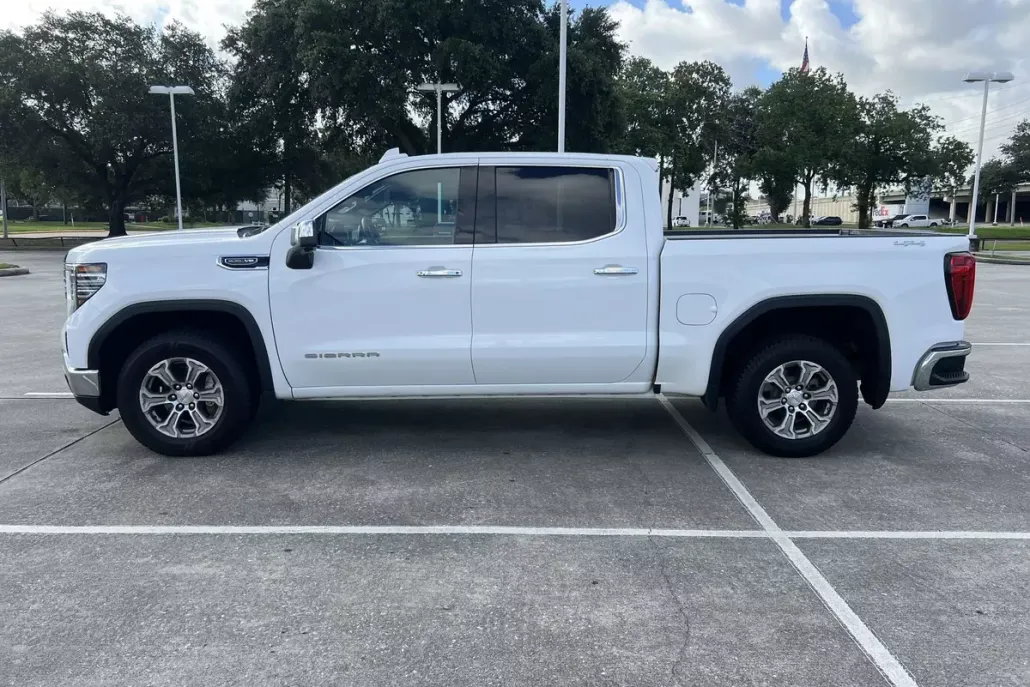 2024 Gmc Sierra 1500 SLT photo 1