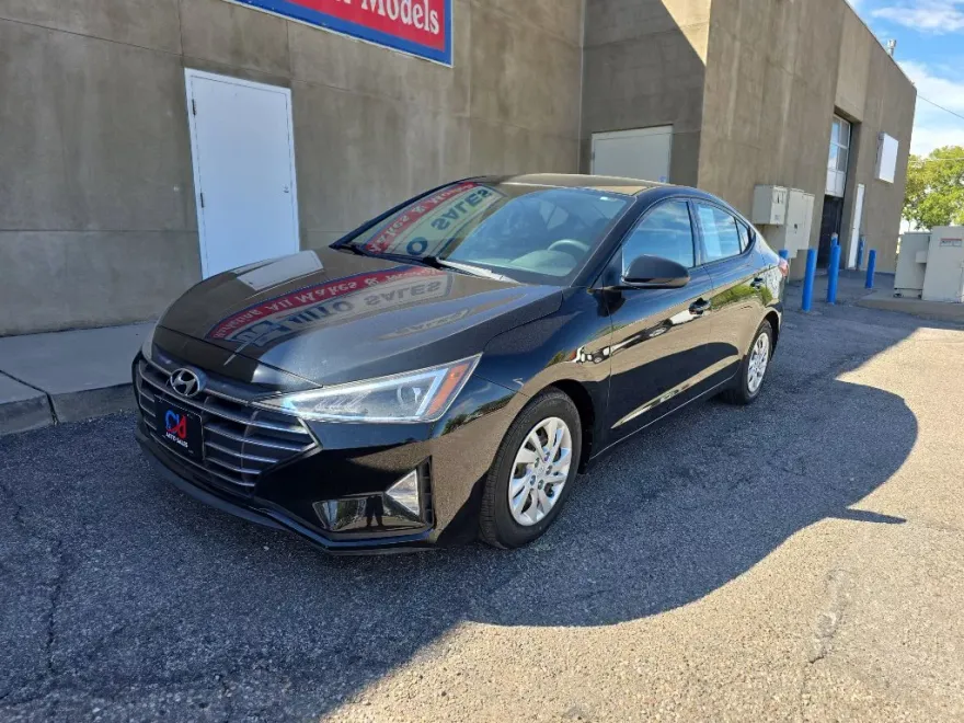 2019 Hyundai Elantra SE photo 1