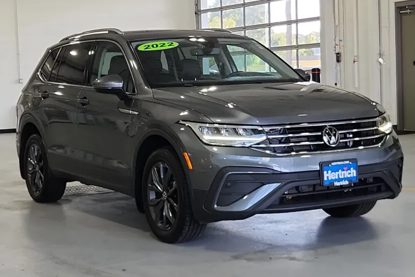 2022 Volkswagen Tiguan SE photo 1
