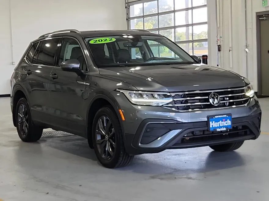2022 Volkswagen Tiguan SE photo 1