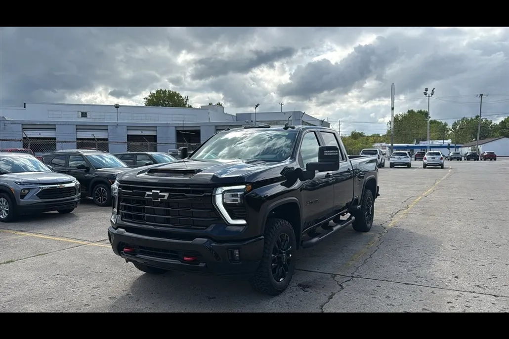 2026 Chevrolet Silverado 2500HD LT photo 1