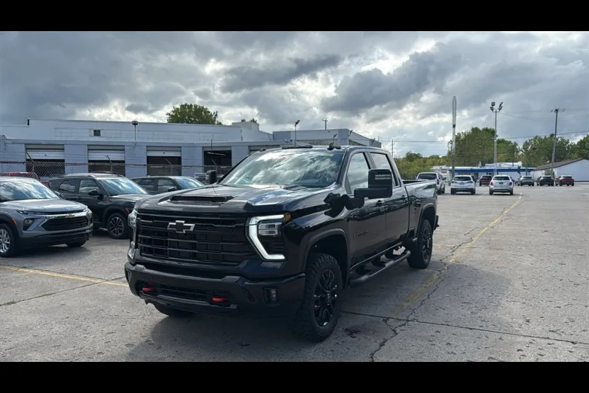 2026 Chevrolet Silverado 2500HD LT photo 1