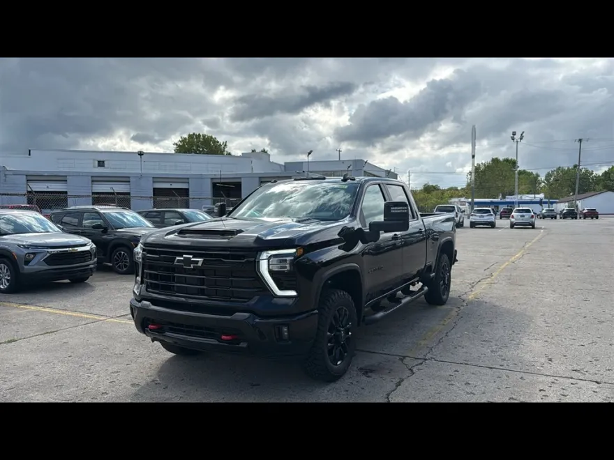2026 Chevrolet Silverado 2500HD LT photo 1