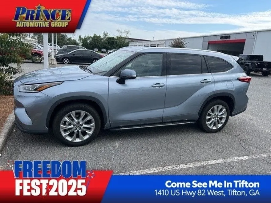 2021 Toyota Highlander Limited photo 1