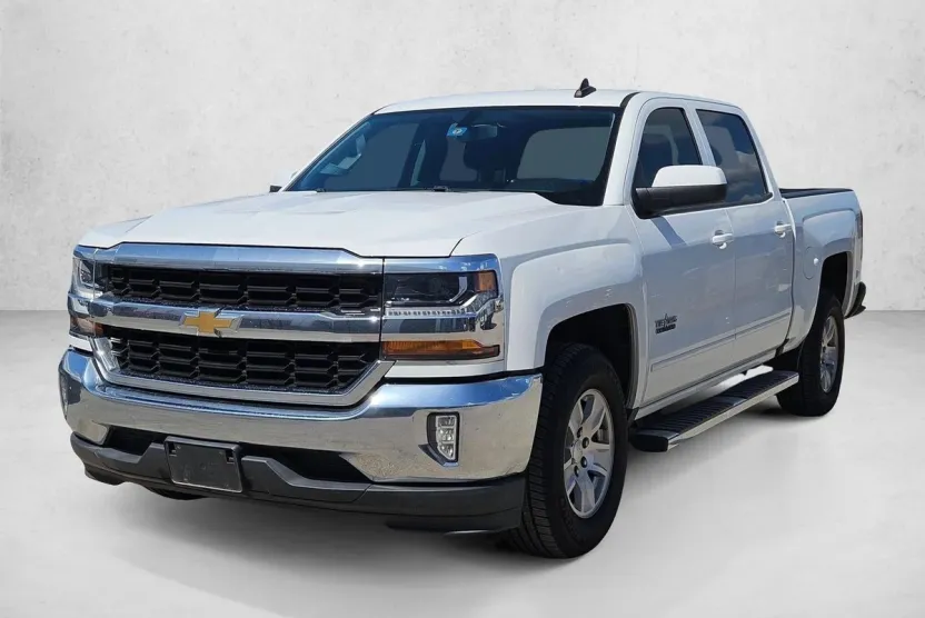 2018 Chevrolet Silverado 1500 LT photo 1