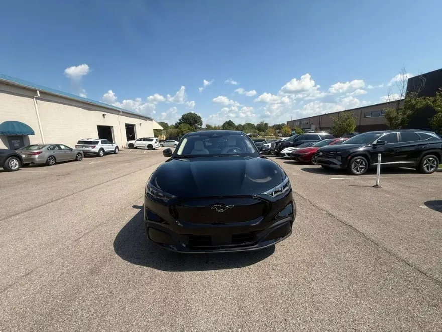 2025 Ford Mustang Mach-E Premium photo 1