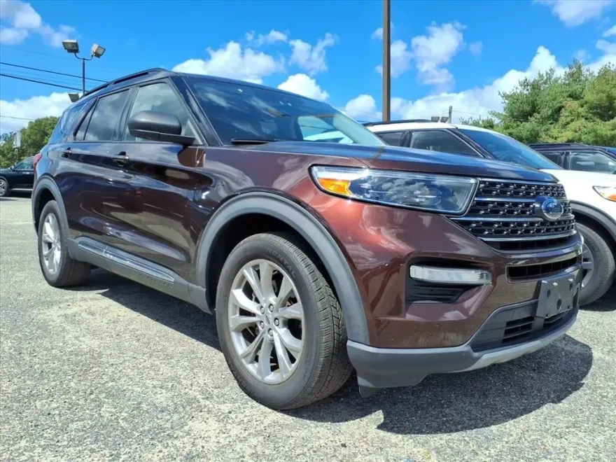 2020 Ford Explorer XLT photo 1
