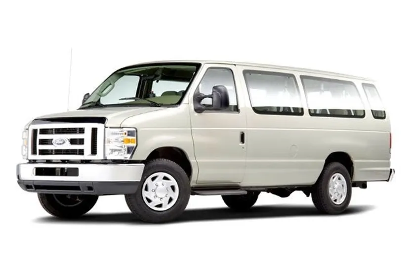 2008 Ford E-350 photo 1