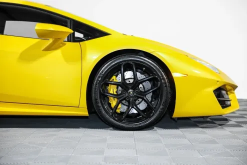 2016 Lamborghini Huracan photo 3