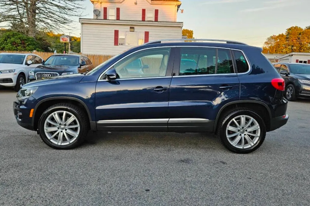 2012 Volkswagen Tiguan SE photo 1