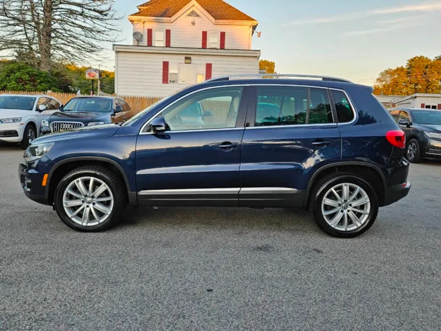 2012 Volkswagen Tiguan SE photo 1