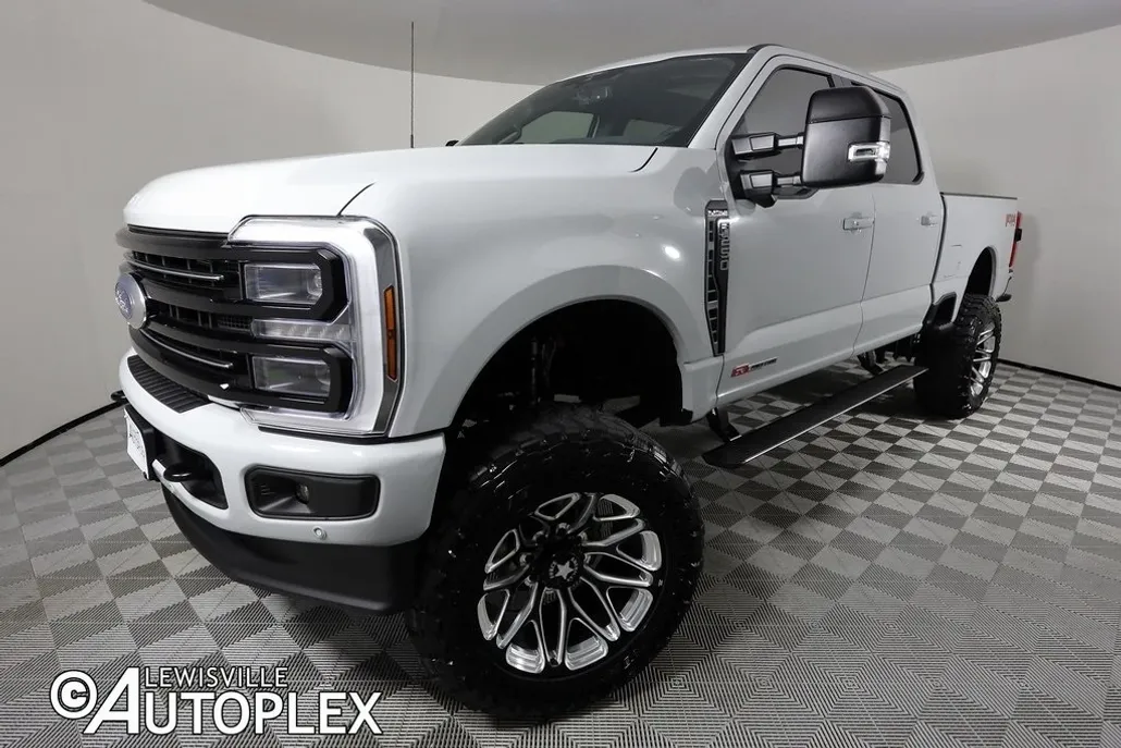2025 Ford F-250 Platinum photo 1