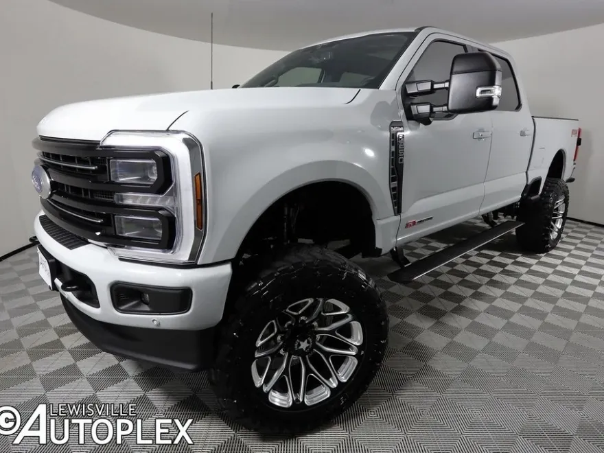 2025 Ford F-250 Platinum photo 1