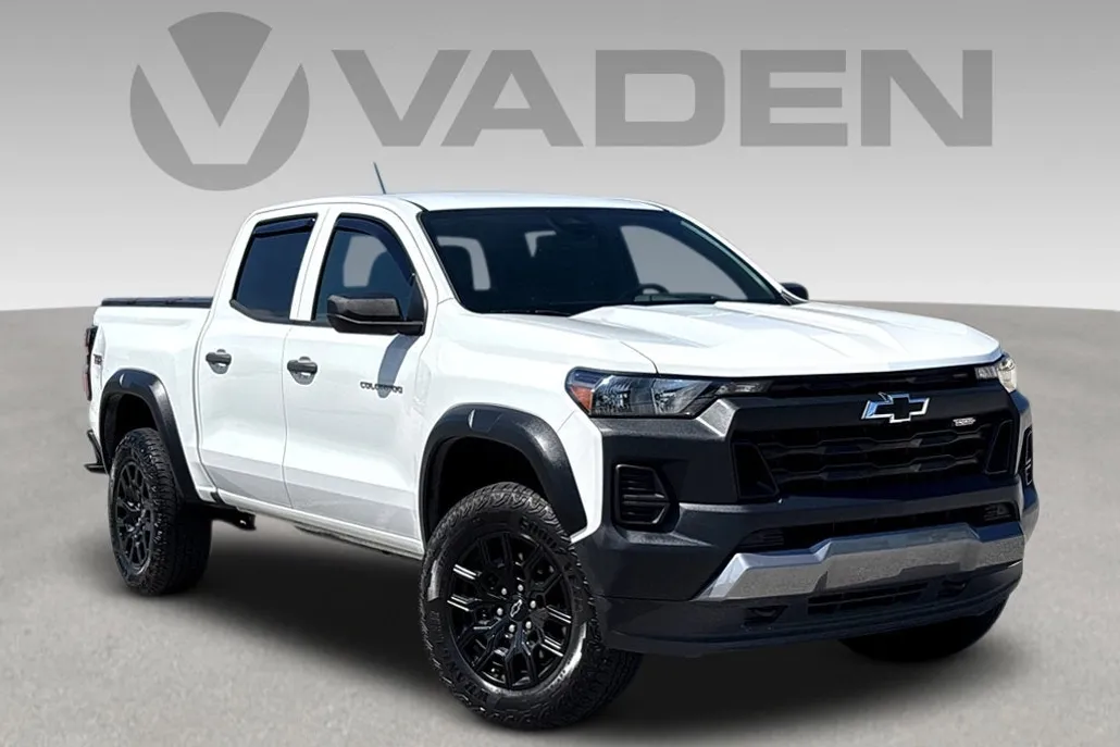 2023 Chevrolet Colorado Trail Boss photo 1