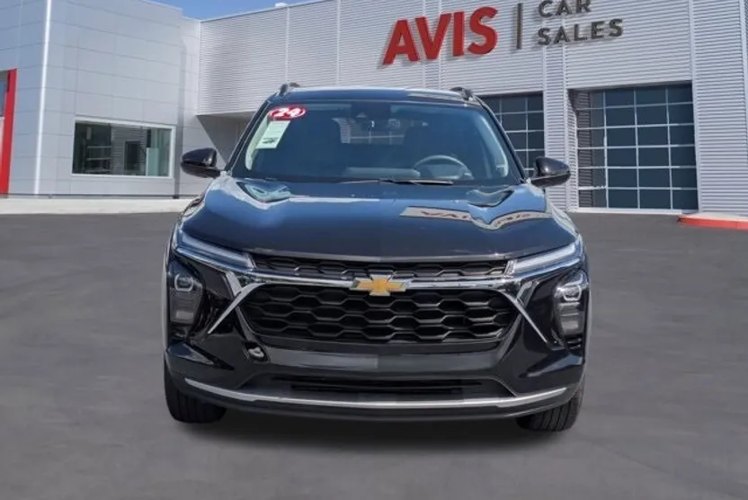2024 Chevrolet Trax LT photo 1