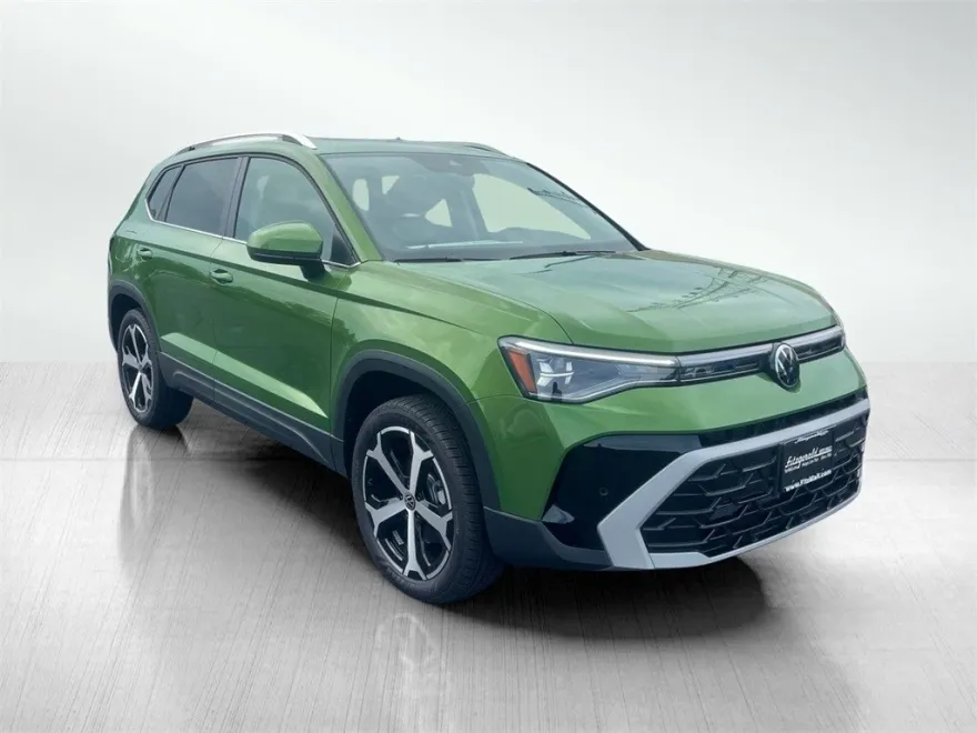 2025 Volkswagen Taos SEL photo 1