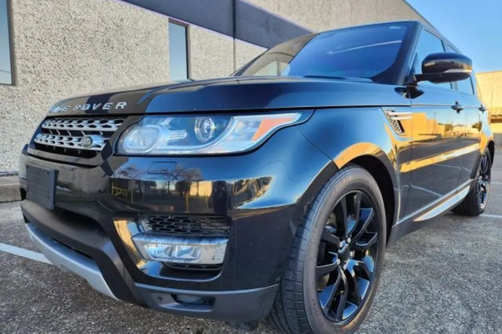 2016 Land Rover Range Rover Sport HSE photo 1