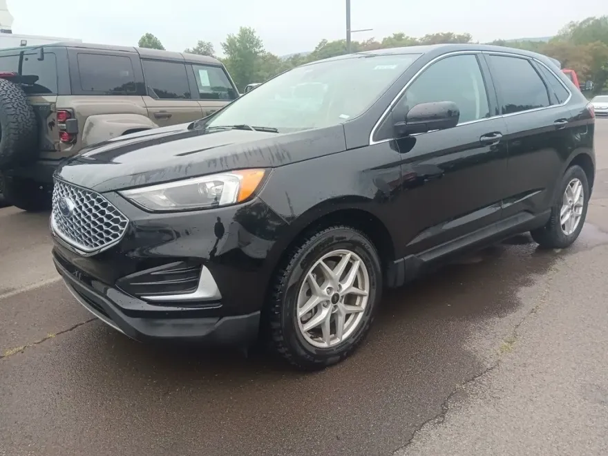 2023 Ford Edge SEL photo 1