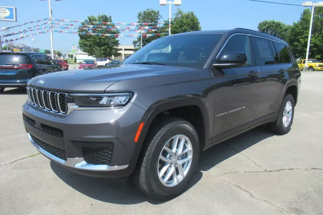 2025 Jeep Grand Cherokee Laredo X photo 1