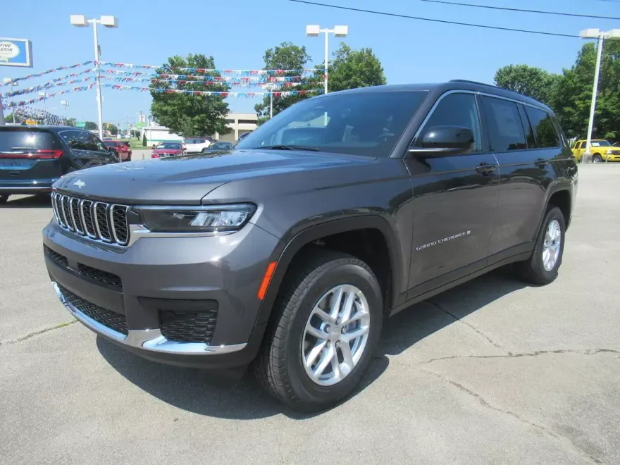 2025 Jeep Grand Cherokee Laredo X photo 1