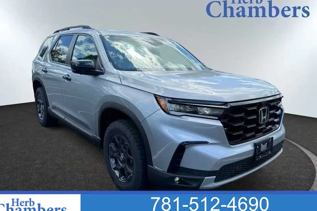 2025 Honda Pilot TrailSport photo 1