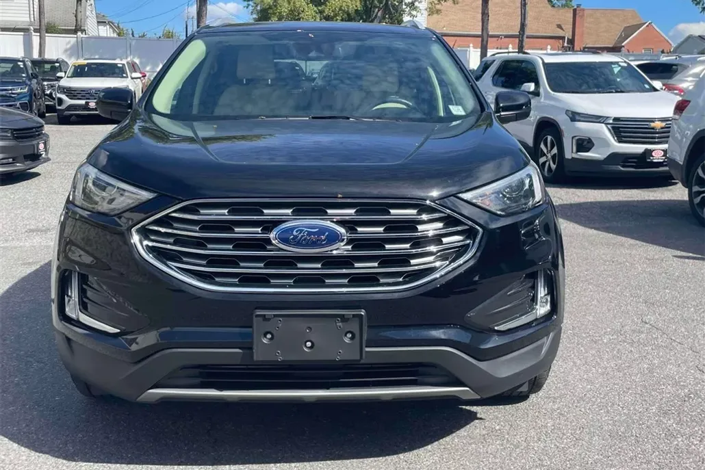 2022 Ford Edge SEL photo 1