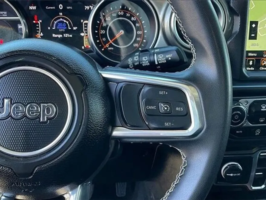 2023 Jeep Wrangler Sahara photo 16
