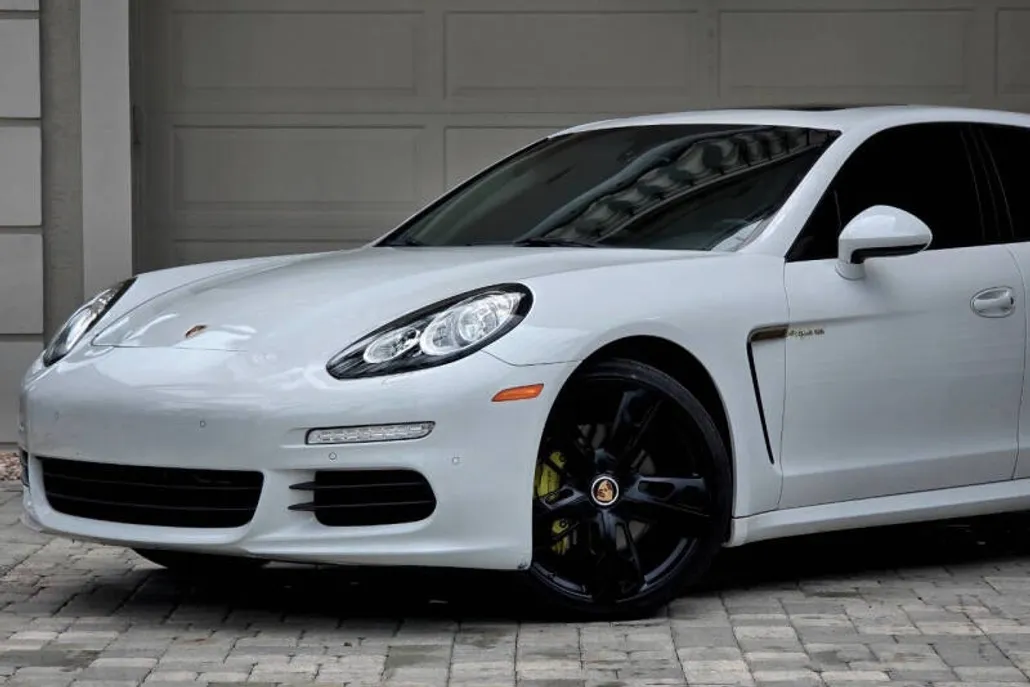 2015 Porsche Panamera S E-Hybrid photo 1