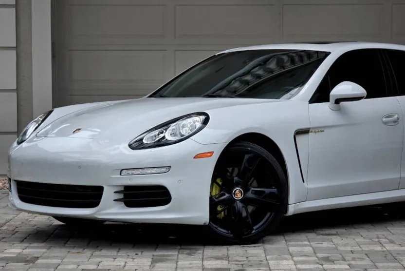 2015 Porsche Panamera S E-Hybrid photo 1